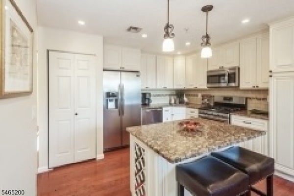 16 MCCHESNEY CT, WEST ORANGE, NJ 07052 - Image 0c92bbf601cd1918dcfdd45a5d48dac2/3307446483