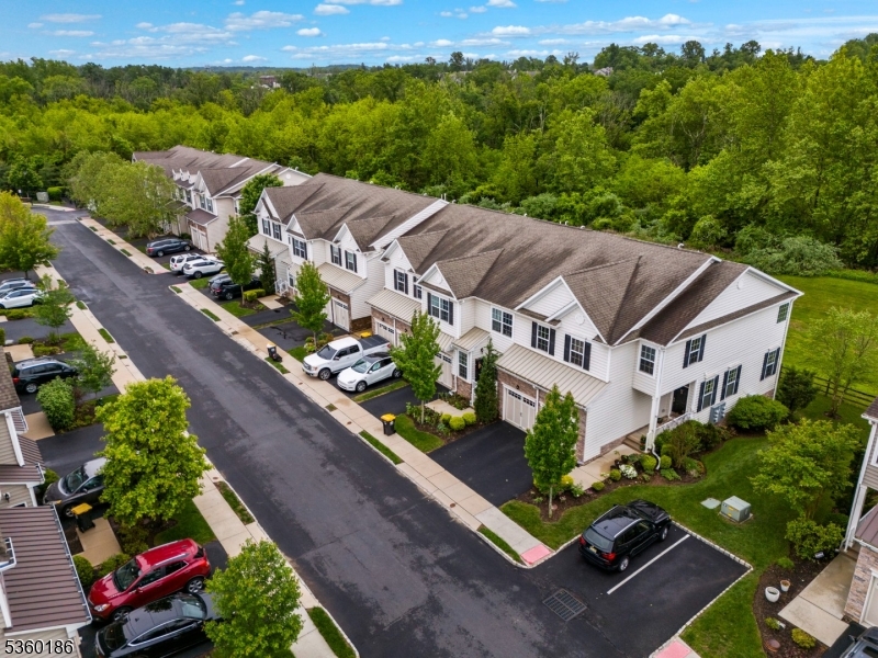 MONTGOMERY RIDGE - Residential