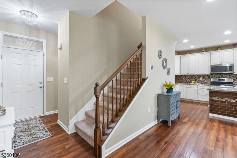 MONTGOMERY RIDGE - Residential