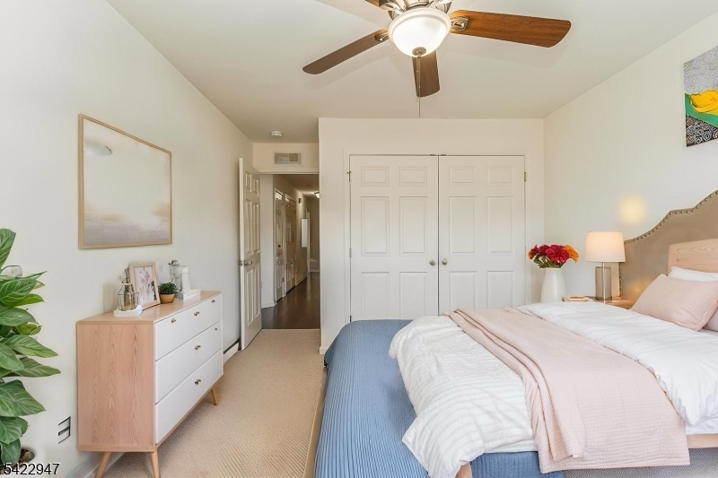 MONTGOMERY RIDGE - Residential