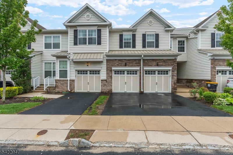 MONTGOMERY RIDGE - Residential