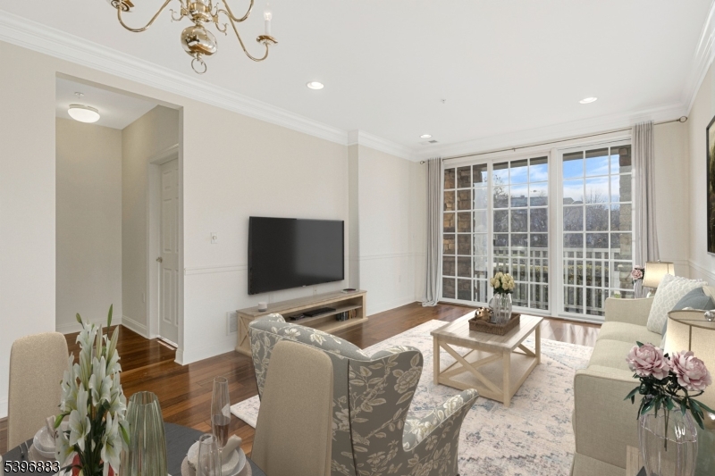 Four Season - Residential