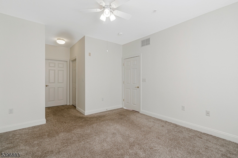 Four Season - Residential