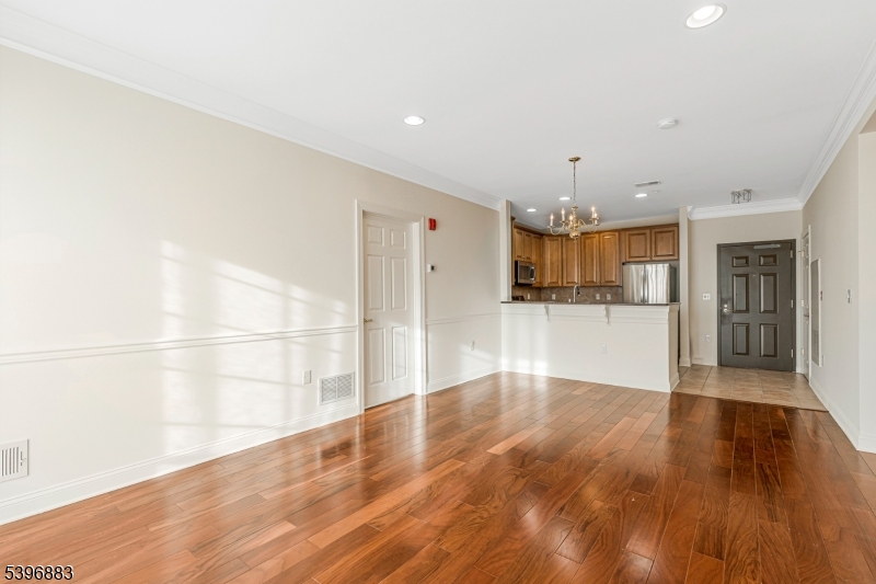 Four Season - Residential