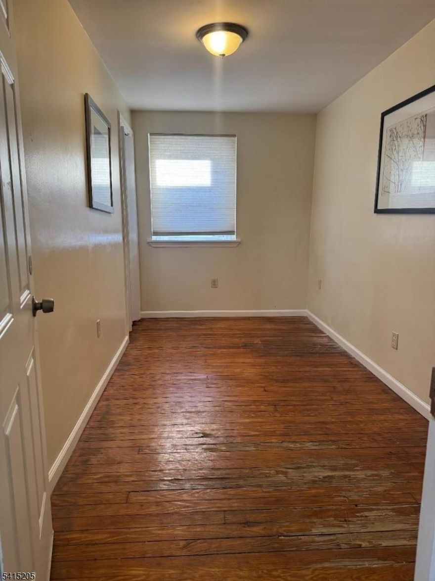 Private room available for rent in a large, well-maintained home located in the North Ward of Newark, just off Bloomfield Avenue. The property features two fully equipped kitchens and five shared bathrooms, providing flexibility and convenience for residents. Rooms may be rented furnished or unfurnished and include access to a shared updated bathroom and eat-in kitchen. Wi-Fi and all utilities are included in the rent. The home is situated within a five-minute walk of multiple NJ Transit bus stops along Bloomfield Avenue, offering access to Downtown Newark, Newark Penn Station, Montclair, and surrounding areas, as well as convenient access to New York City via public transportation and major roadways. The location provides close proximity to grocery stores, restaurants, caf s, pharmacies, and other everyday conveniences, along with nearby access to Branch Brook Park.