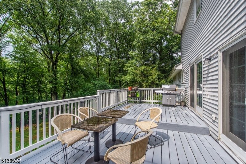 Round Hill Manor - Residential