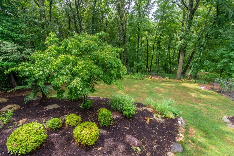 Round Hill Manor - Residential