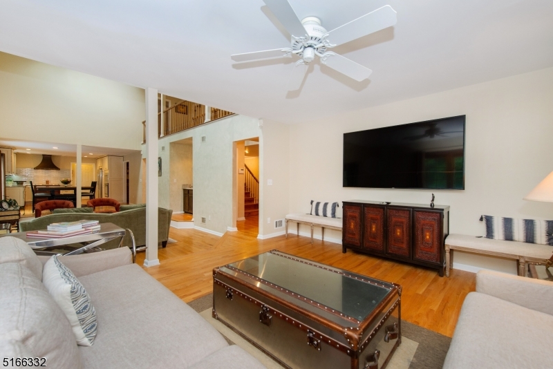 Round Hill Manor - Residential