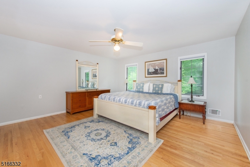 Round Hill Manor - Residential