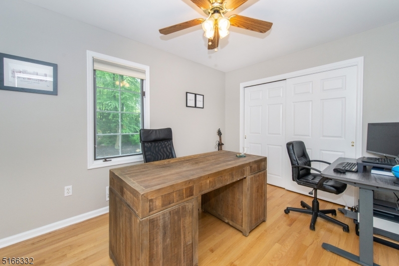 Round Hill Manor - Residential