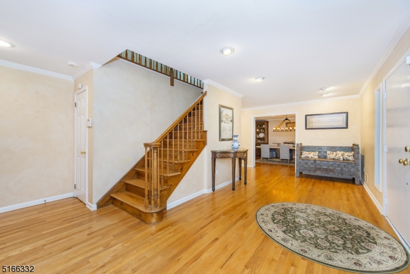 Round Hill Manor - Residential