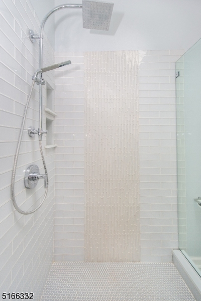 Round Hill Manor - Residential