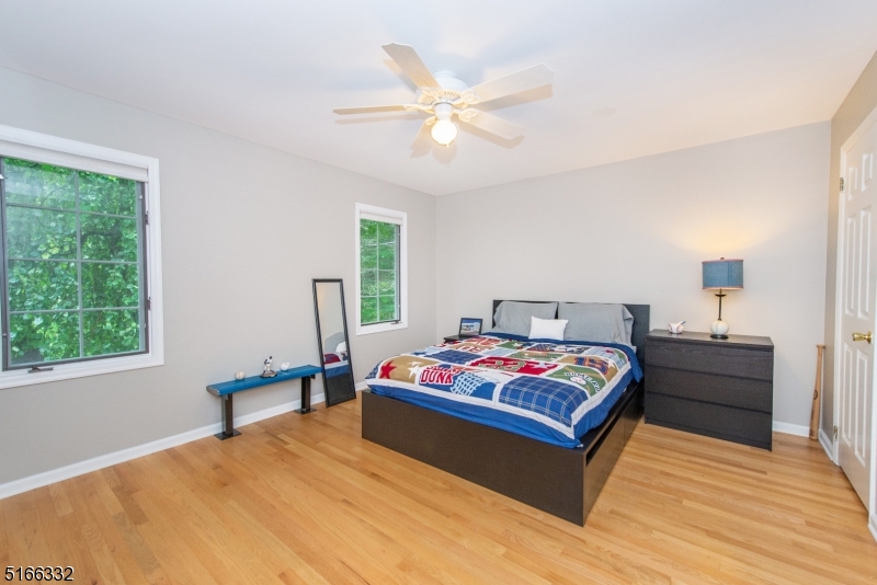 Round Hill Manor - Residential