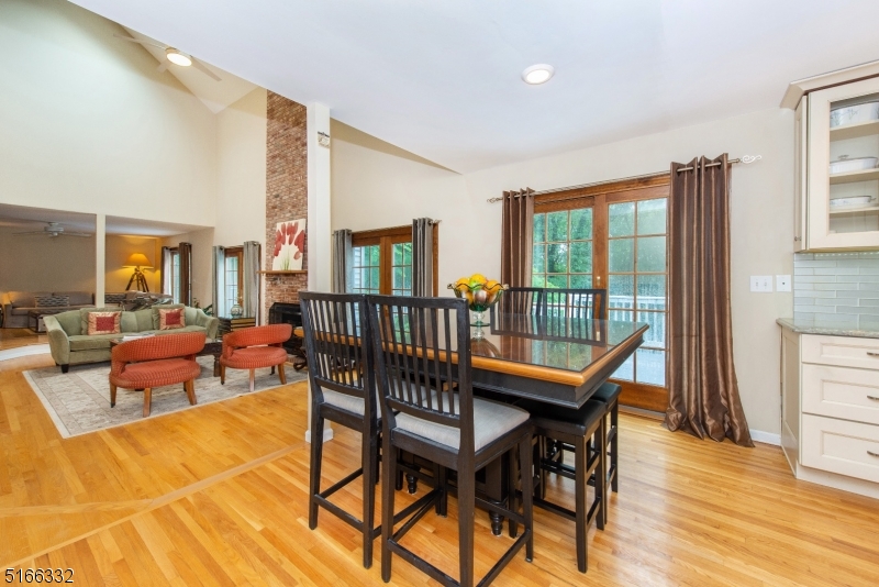 Round Hill Manor - Residential