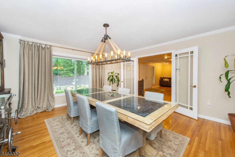 Round Hill Manor - Residential