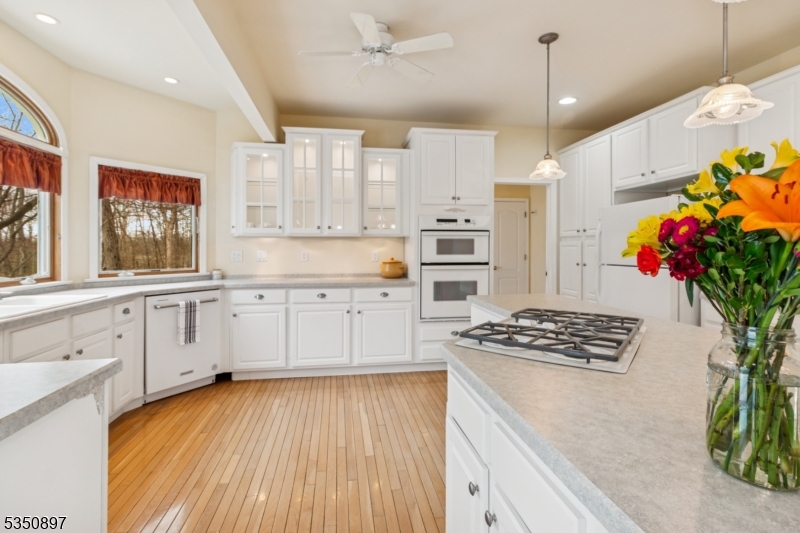 Franklin Twp., New Jersey 08825, United States, 3 Bedrooms Bedrooms, ,3 BathroomsBathrooms,Residential,Pending,110151