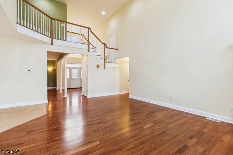 Franklin Twp., New Jersey 08825, United States, 3 Bedrooms Bedrooms, ,3 BathroomsBathrooms,Residential,Pending,110151