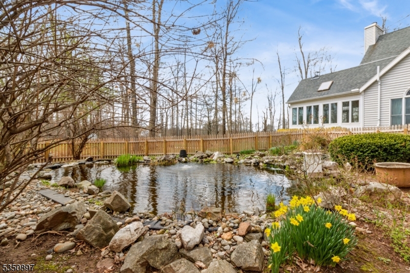 Franklin Twp., New Jersey 08825, United States, 3 Bedrooms Bedrooms, ,3 BathroomsBathrooms,Residential,Pending,110151