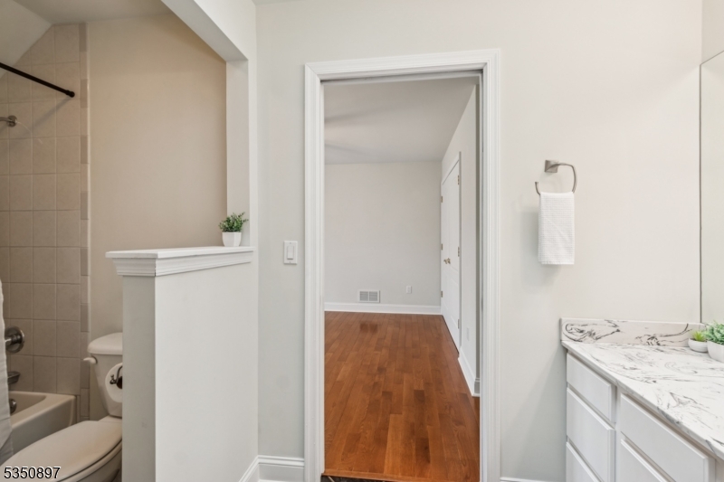 Franklin Twp., New Jersey 08825, United States, 3 Bedrooms Bedrooms, ,3 BathroomsBathrooms,Residential,Pending,110151