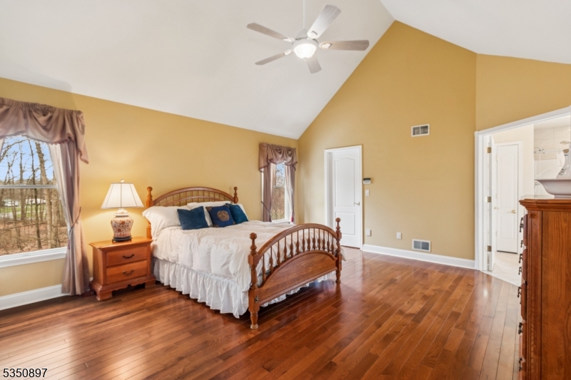 Franklin Twp., New Jersey 08825, United States, 3 Bedrooms Bedrooms, ,3 BathroomsBathrooms,Residential,Pending,110151