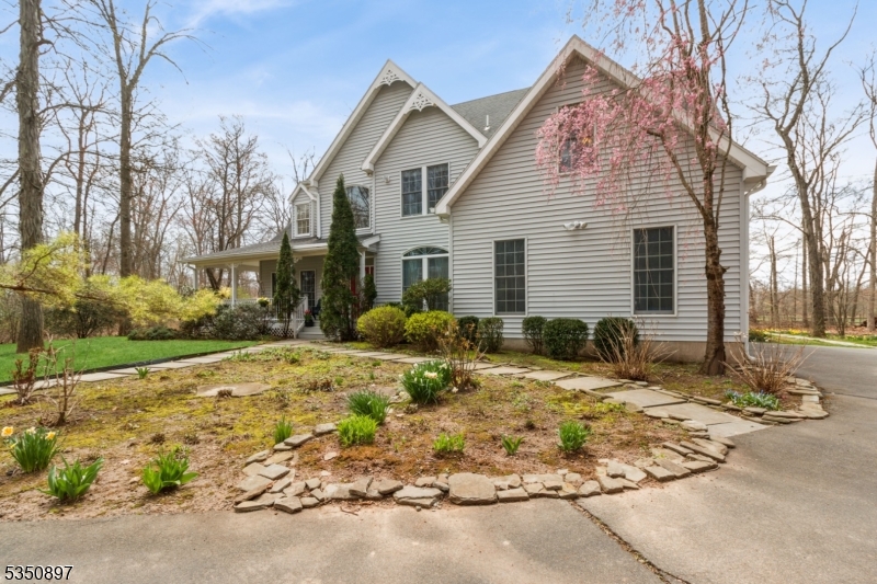 Franklin Twp., New Jersey 08825, United States, 3 Bedrooms Bedrooms, ,3 BathroomsBathrooms,Residential,Pending,110151