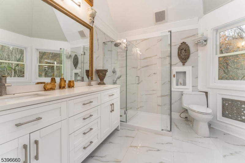 ROUND VALLEY - Residential