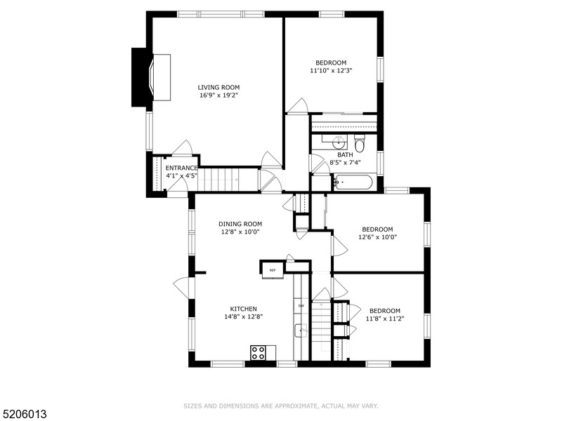 Main image without alt text