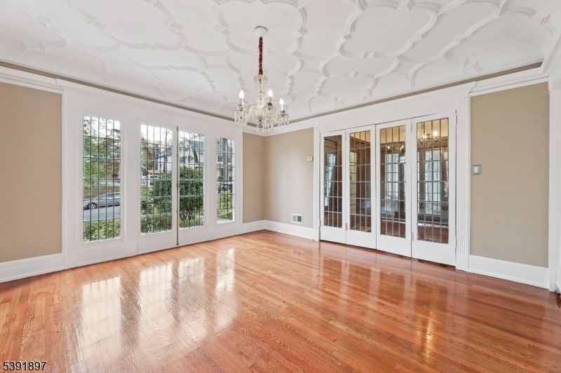 EASTSIDE MANOR SECTION - Residential