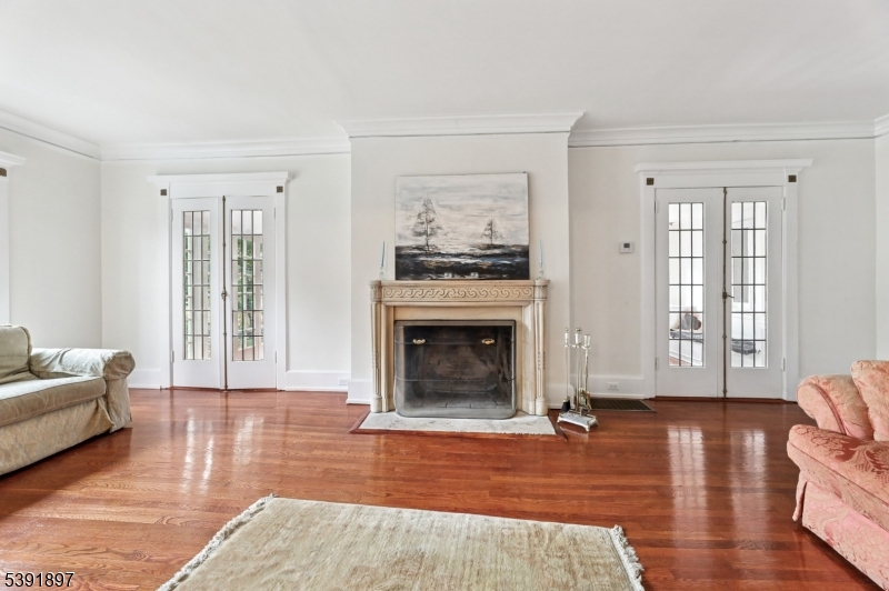 EASTSIDE MANOR SECTION - Residential