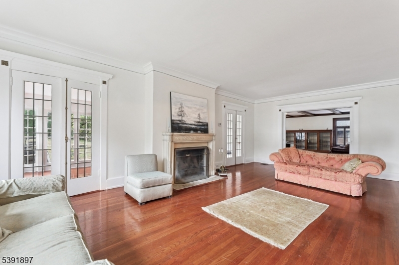 EASTSIDE MANOR SECTION - Residential