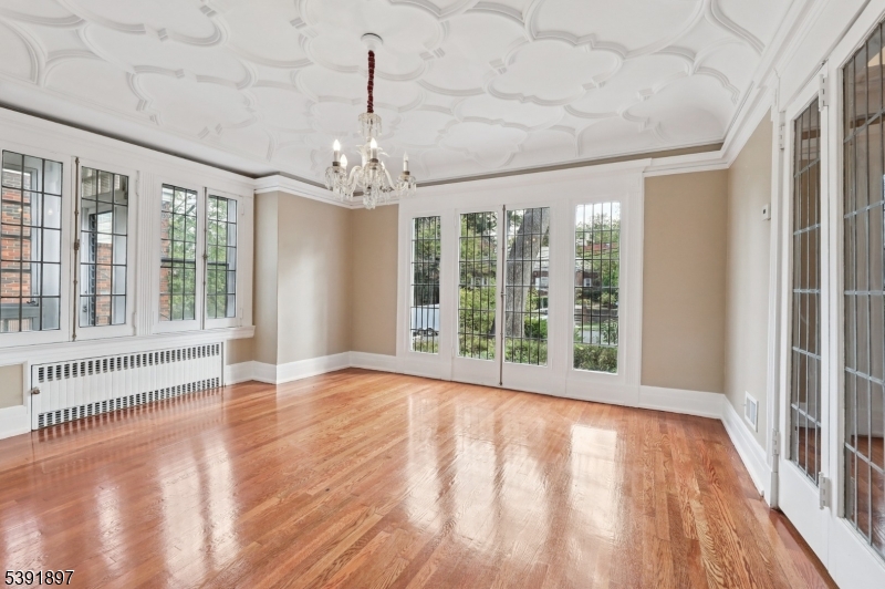 EASTSIDE MANOR SECTION - Residential