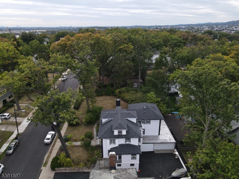 EASTSIDE MANOR SECTION - Residential