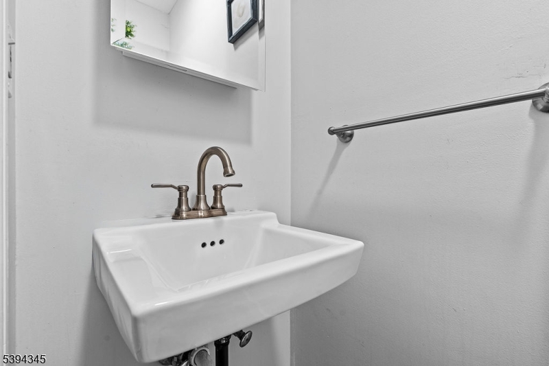 134 Boulevard unit 12 - Residential