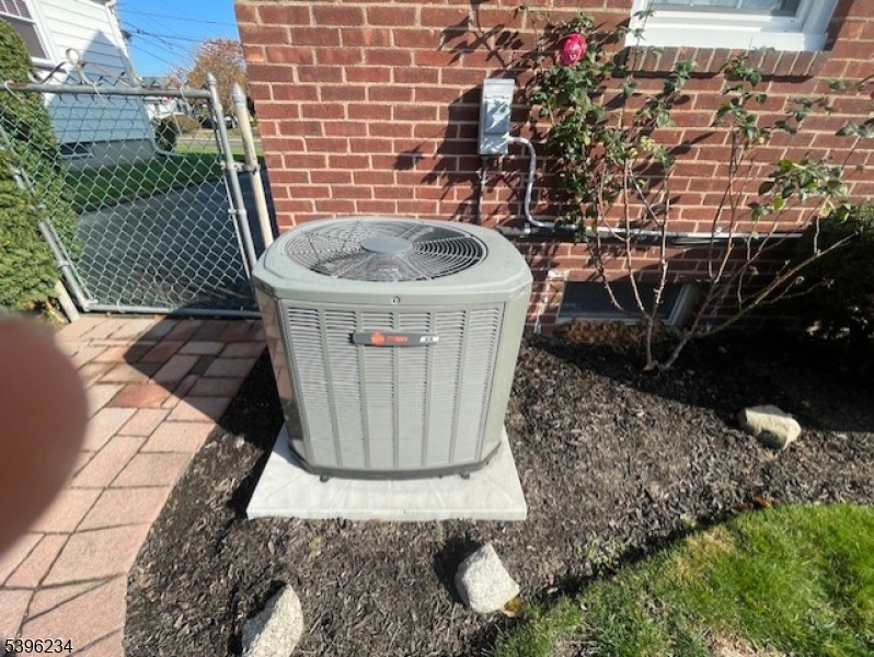 Dutch Hill - Residential