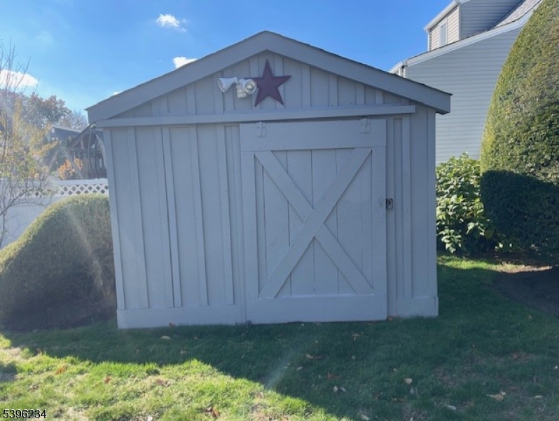 Dutch Hill - Residential