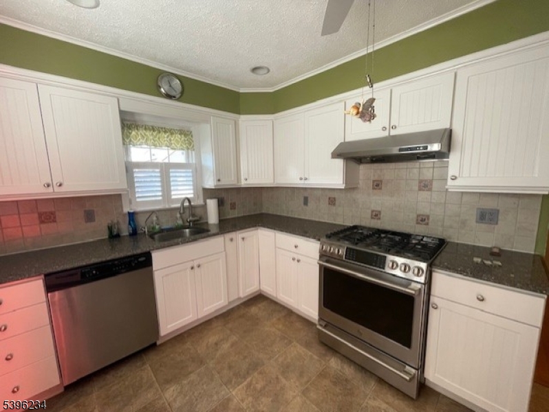 Dutch Hill - Residential