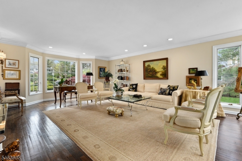 CHESTNUT HILL - Residential