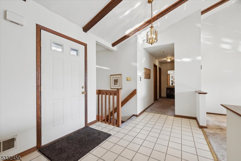 Green Brook Twp., New Jersey 08812, United States, 3 Bedrooms Bedrooms, ,2 BathroomsBathrooms,Residential,Pending,19499