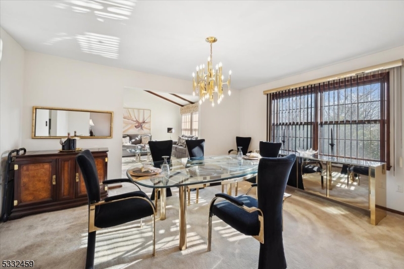 Green Brook Twp., New Jersey 08812, United States, 3 Bedrooms Bedrooms, ,2 BathroomsBathrooms,Residential,Pending,19499