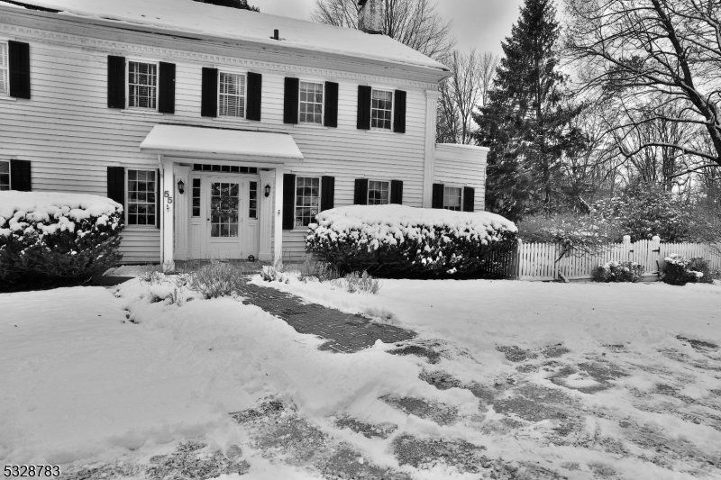 Califon Boro, New Jersey 07830, United States, 3 Bedrooms Bedrooms, ,2 BathroomsBathrooms,Residential,Pending,26208