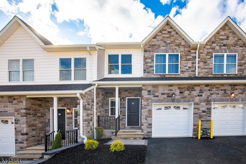 Mountain Way - Residential Lease