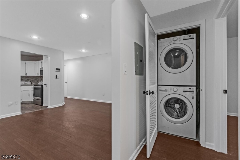 Season Glen - Residential Lease