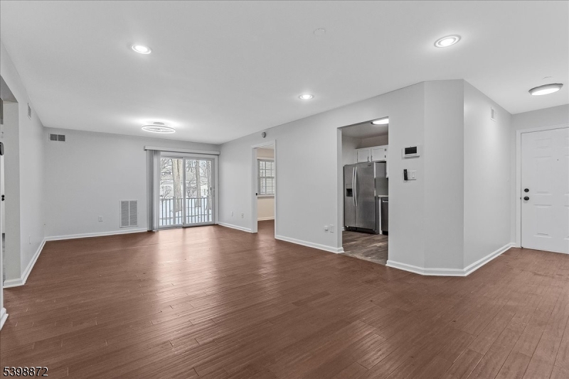 Season Glen - Residential Lease