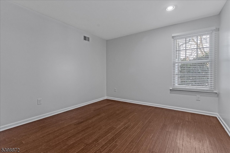 Season Glen - Residential Lease