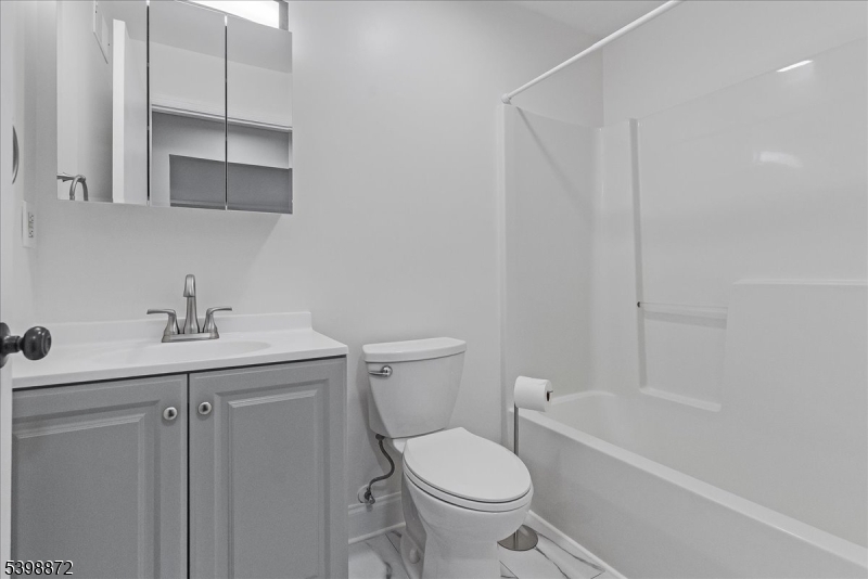 Season Glen - Residential Lease