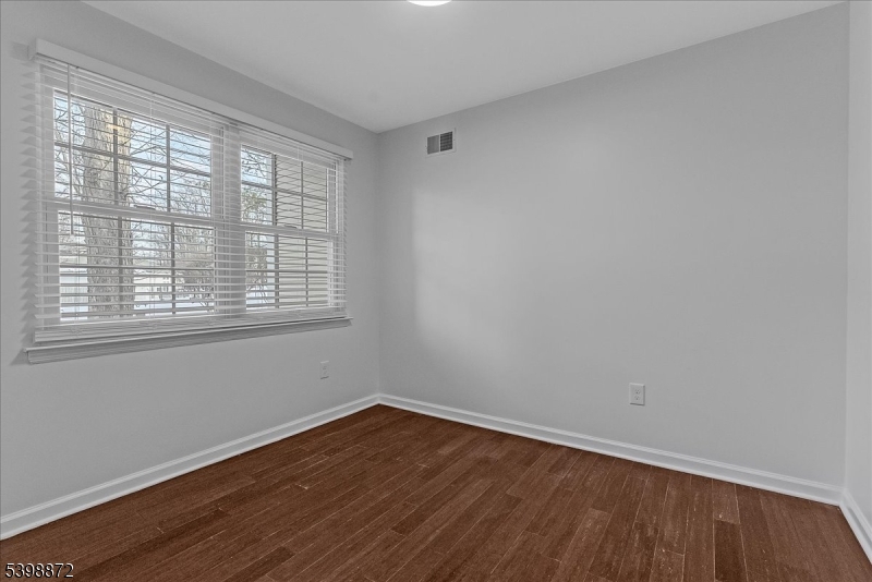 Season Glen - Residential Lease