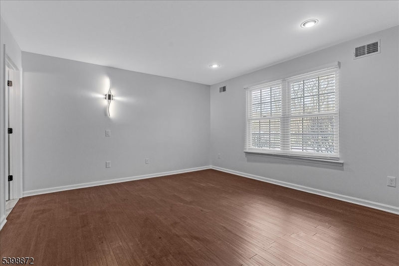 Season Glen - Residential Lease