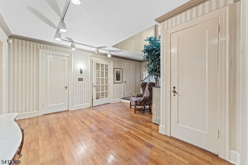 Seven Oaks - Residential