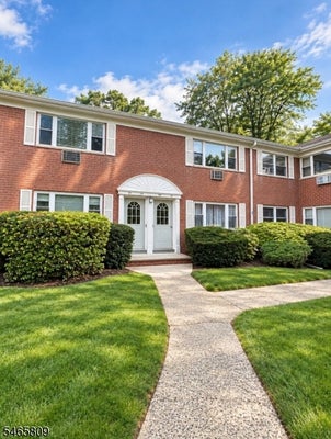 67 MANCHESTER CT, WAYNE, NJ 07470 - Image 0e34a7d6dc4e4efc3e23053ad79dcbec/2010451473