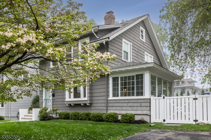 12 Bruce Rd